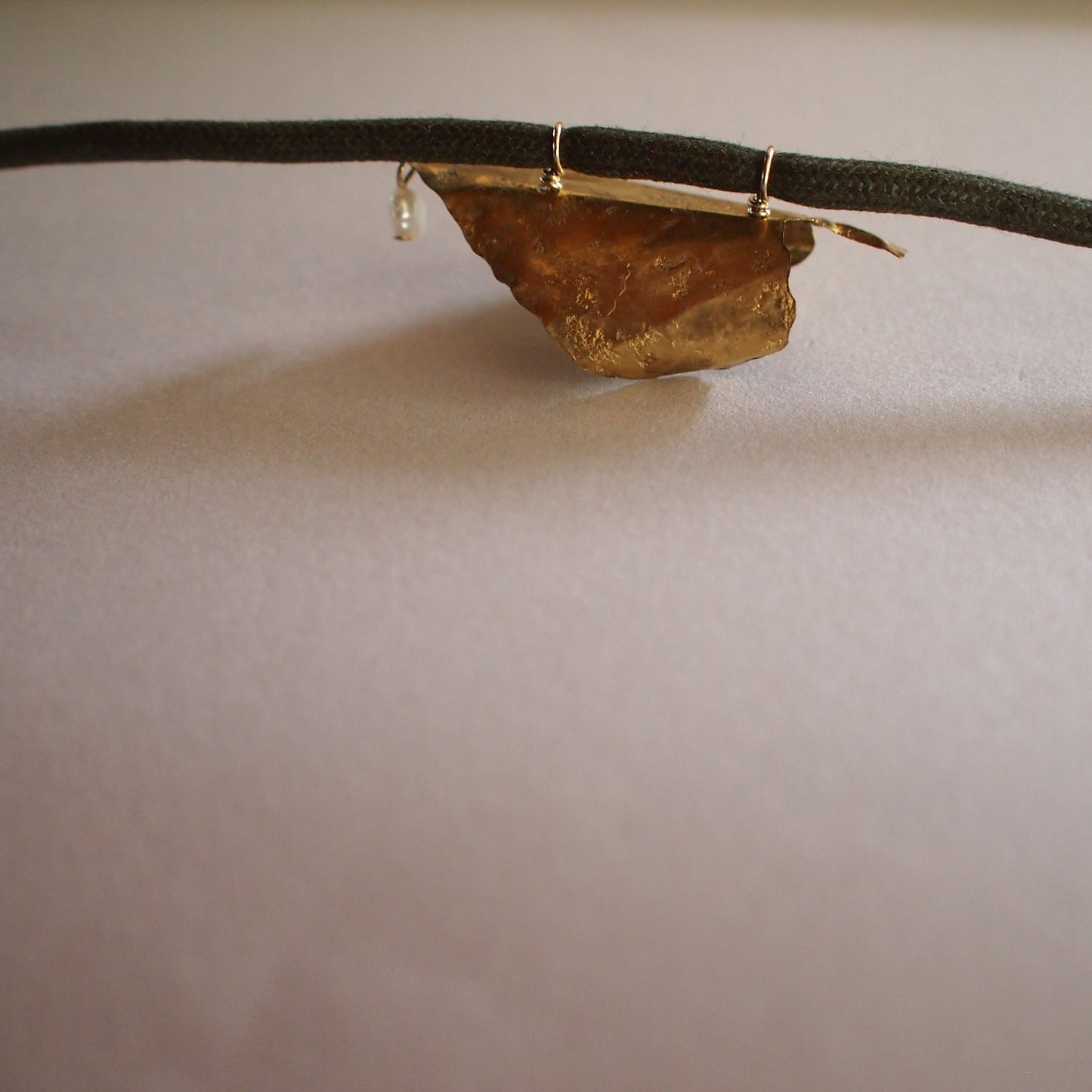 【FUSION】_ DOKUDAMI leaf / Code Choker
