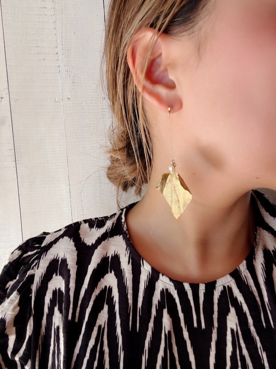 【FUSION】_ DOKUDAMI leaf / PIERCE/EARRING Single