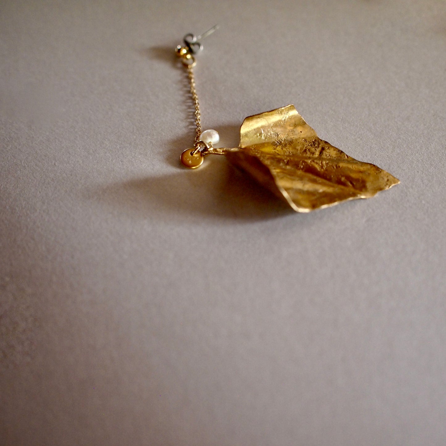 【FUSION】_ DOKUDAMI leaf / PIERCE/EARRING Single