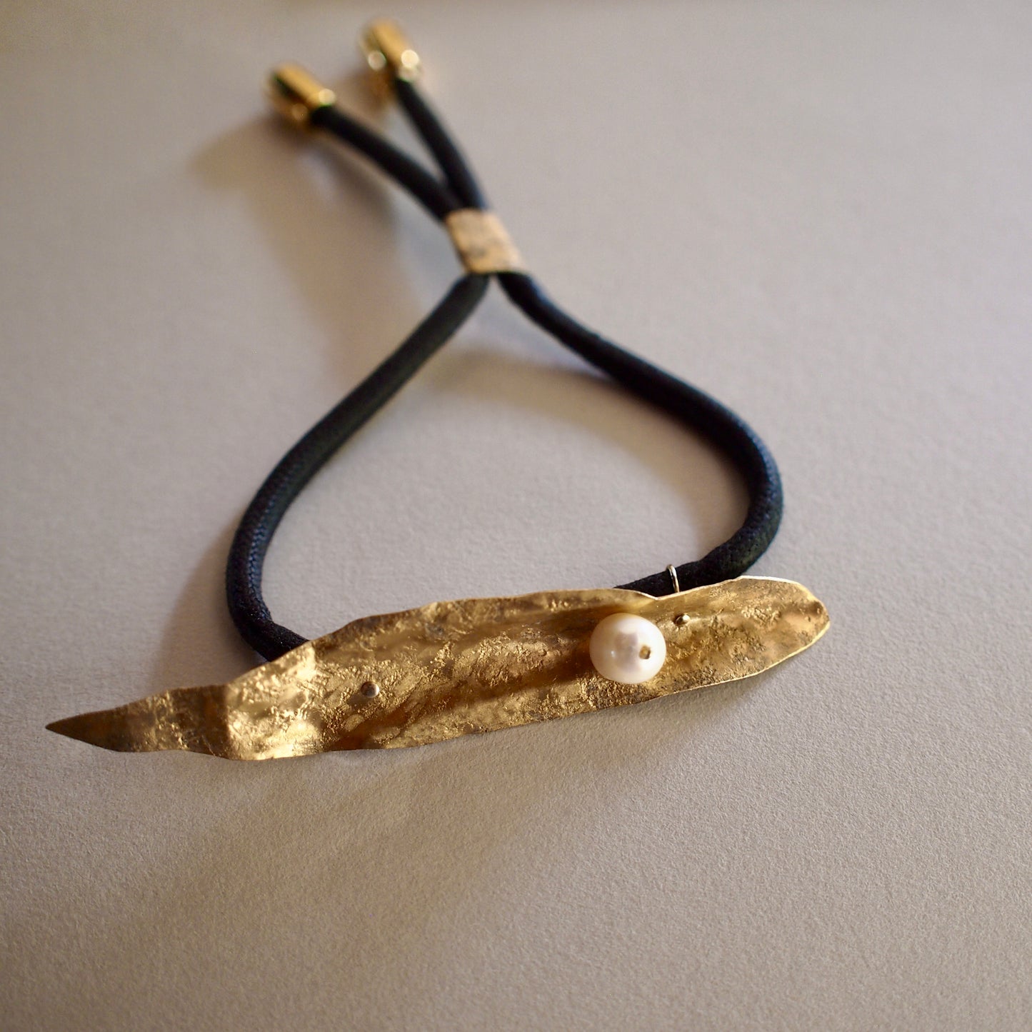 【FUSION】_ HANAMOMO leaf / Code Bracelet