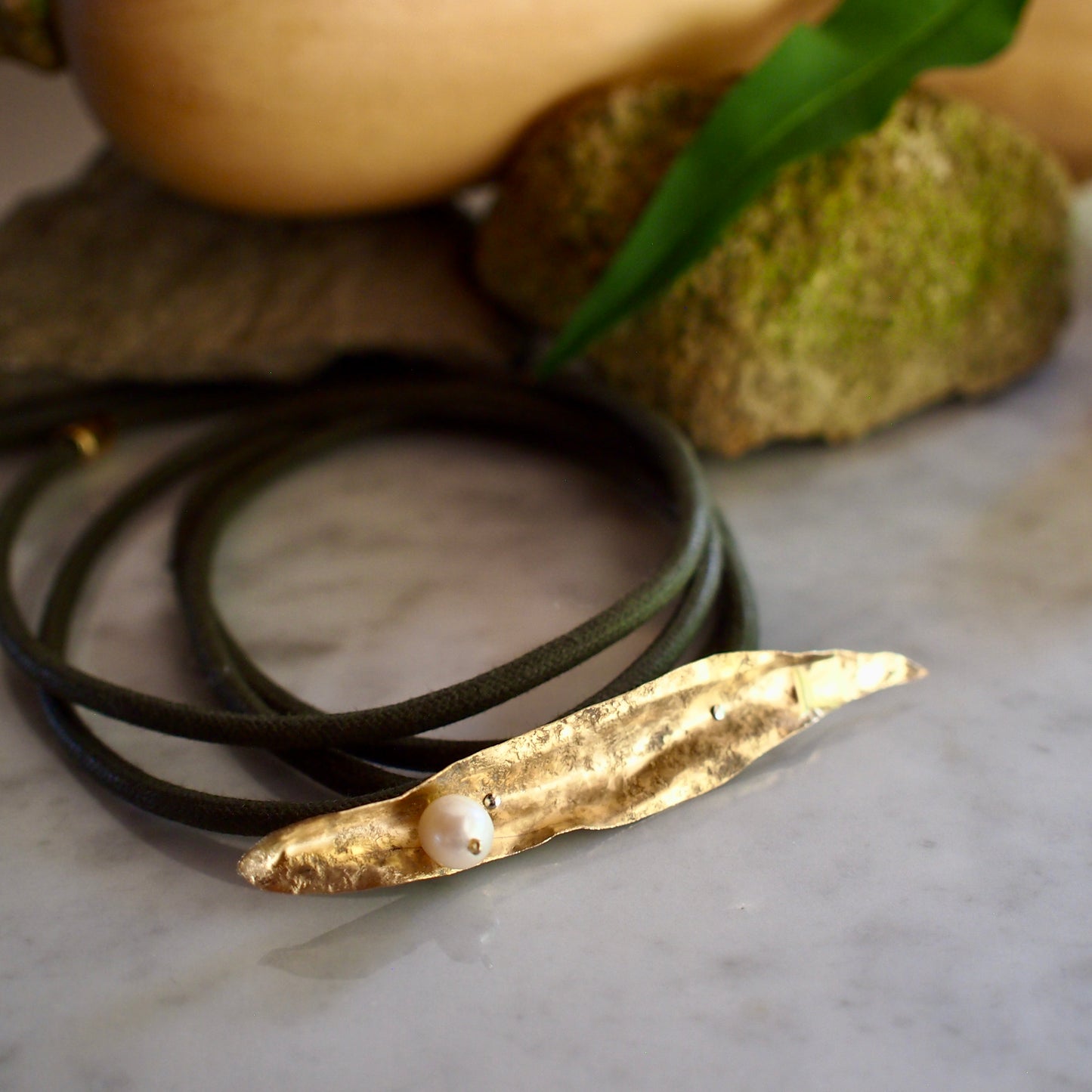 【FUSION】_ HANAMOMO leaf / Code Choker
