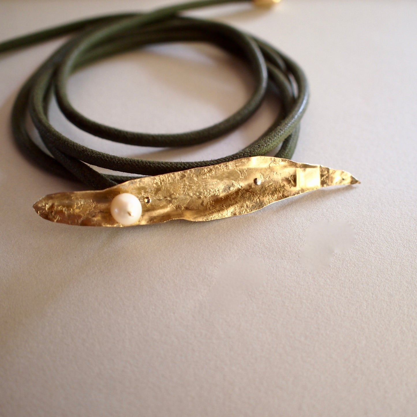 【FUSION】_ HANAMOMO leaf / Code Choker