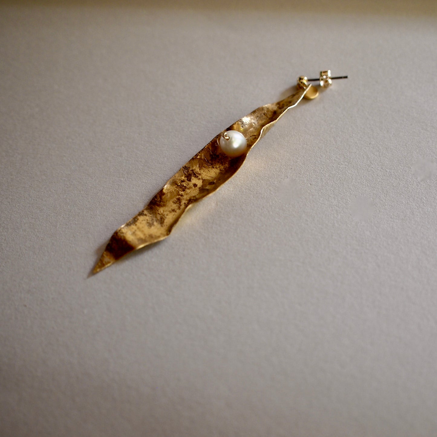 【FUSION】_ HANAMOMO leaf / PIERCE/EARRING Single