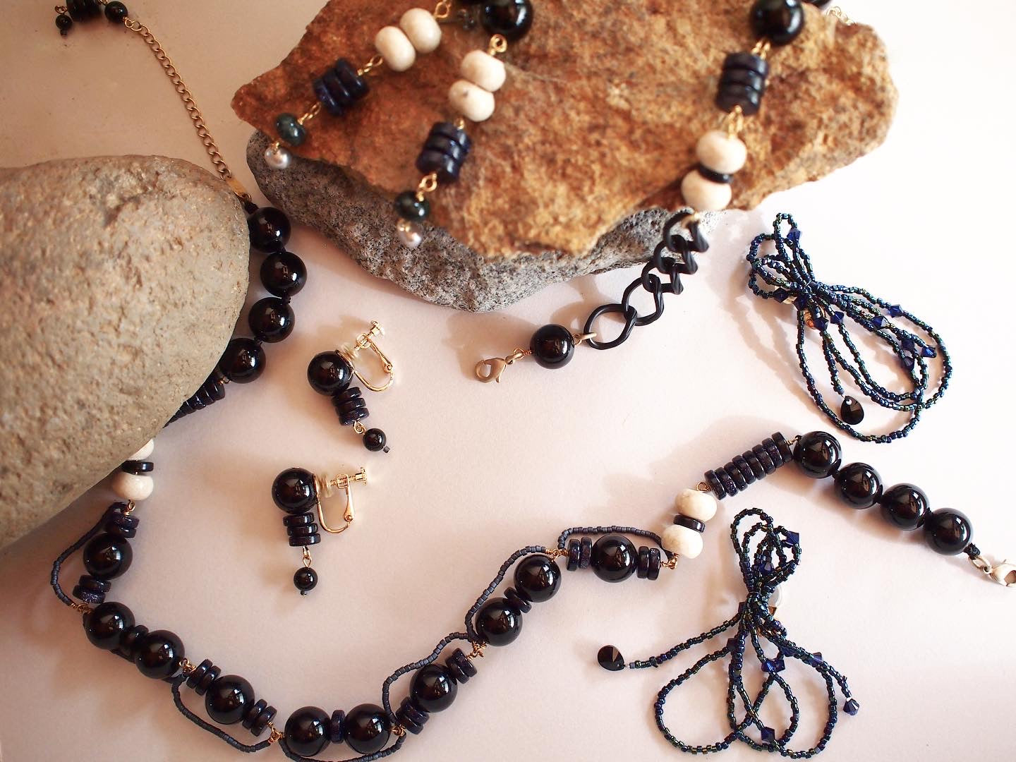 NAVY SUNSET NECKLACE