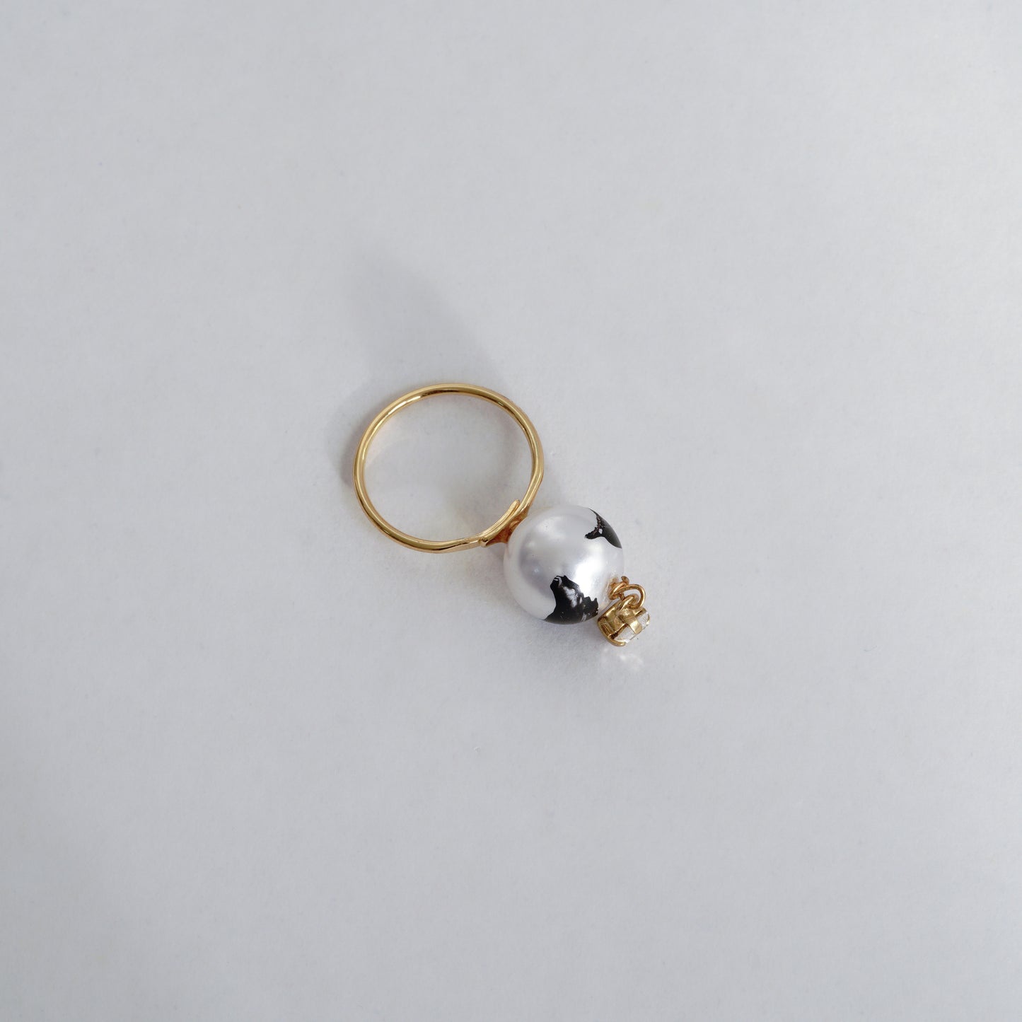 en【煌き】 ONESTONE HANGING RING 008
