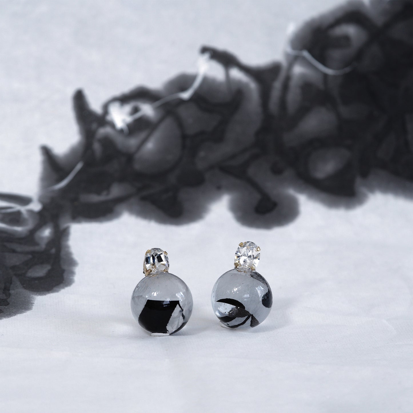 en【WASHI】 ROUND CRYSTAL L PIERCE / EARRING