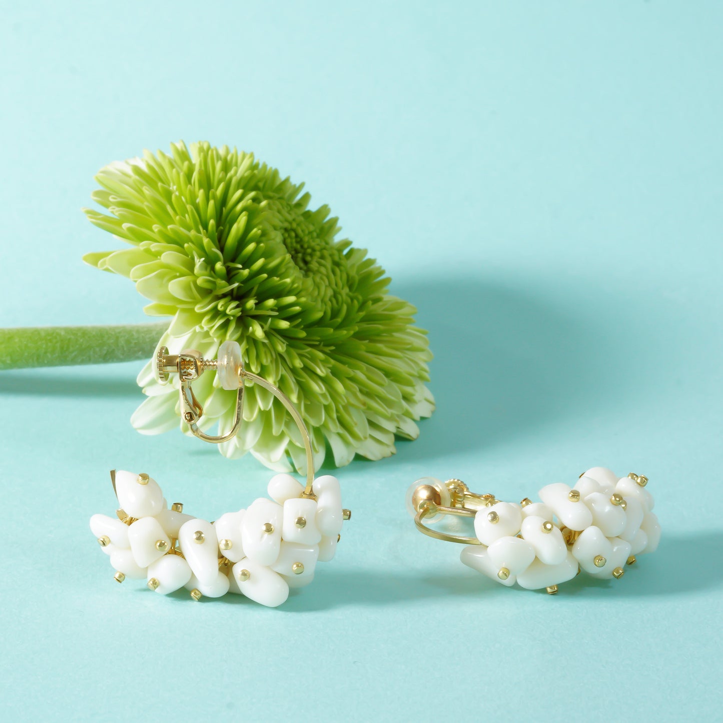 PEBBLY GARDEN HOOP EARRING
