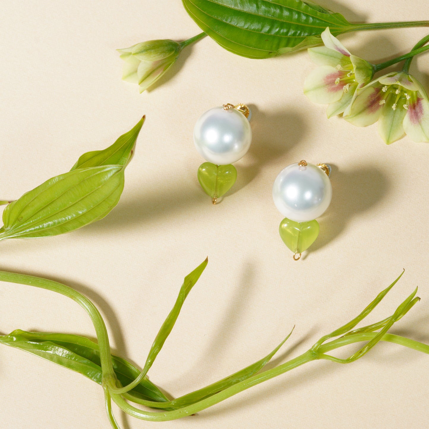 NOSTALGIA HEART EARRING
