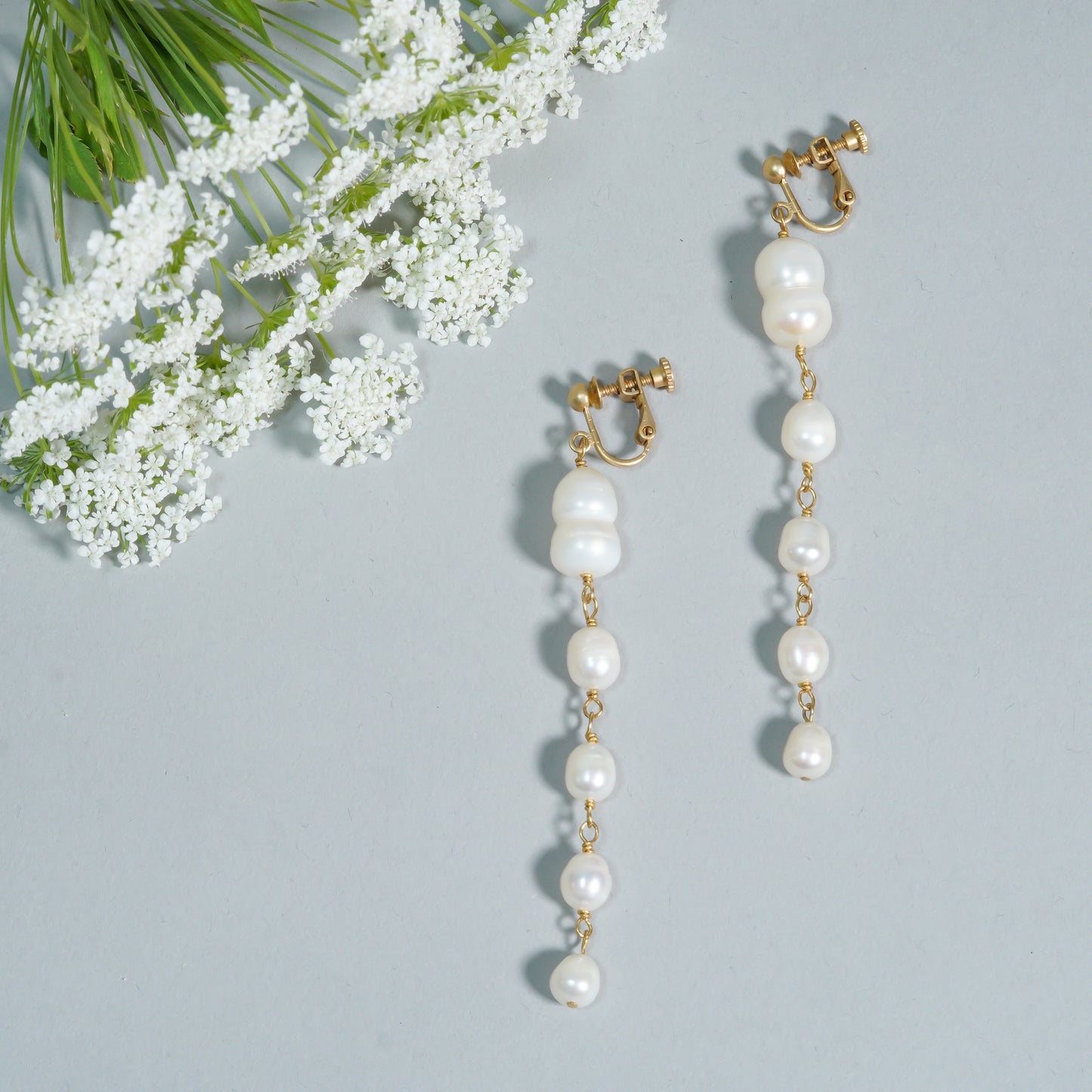 LIBERTY TWIN PEARL EARRING