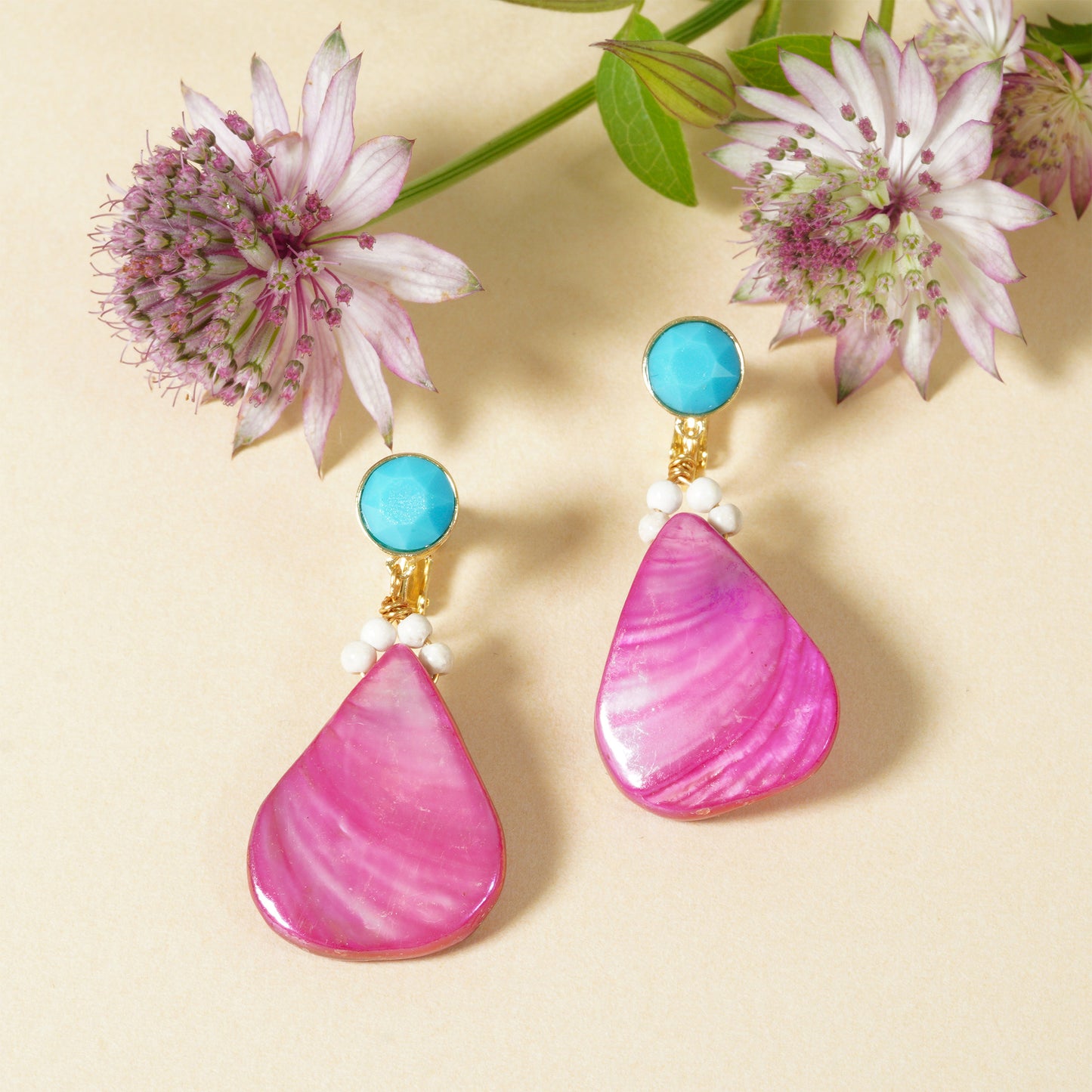NOSTALGIA PETAL EARRING