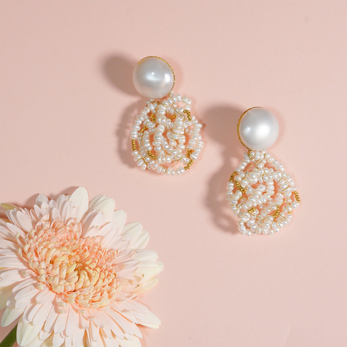 CANDY MOON PEARL EARRING