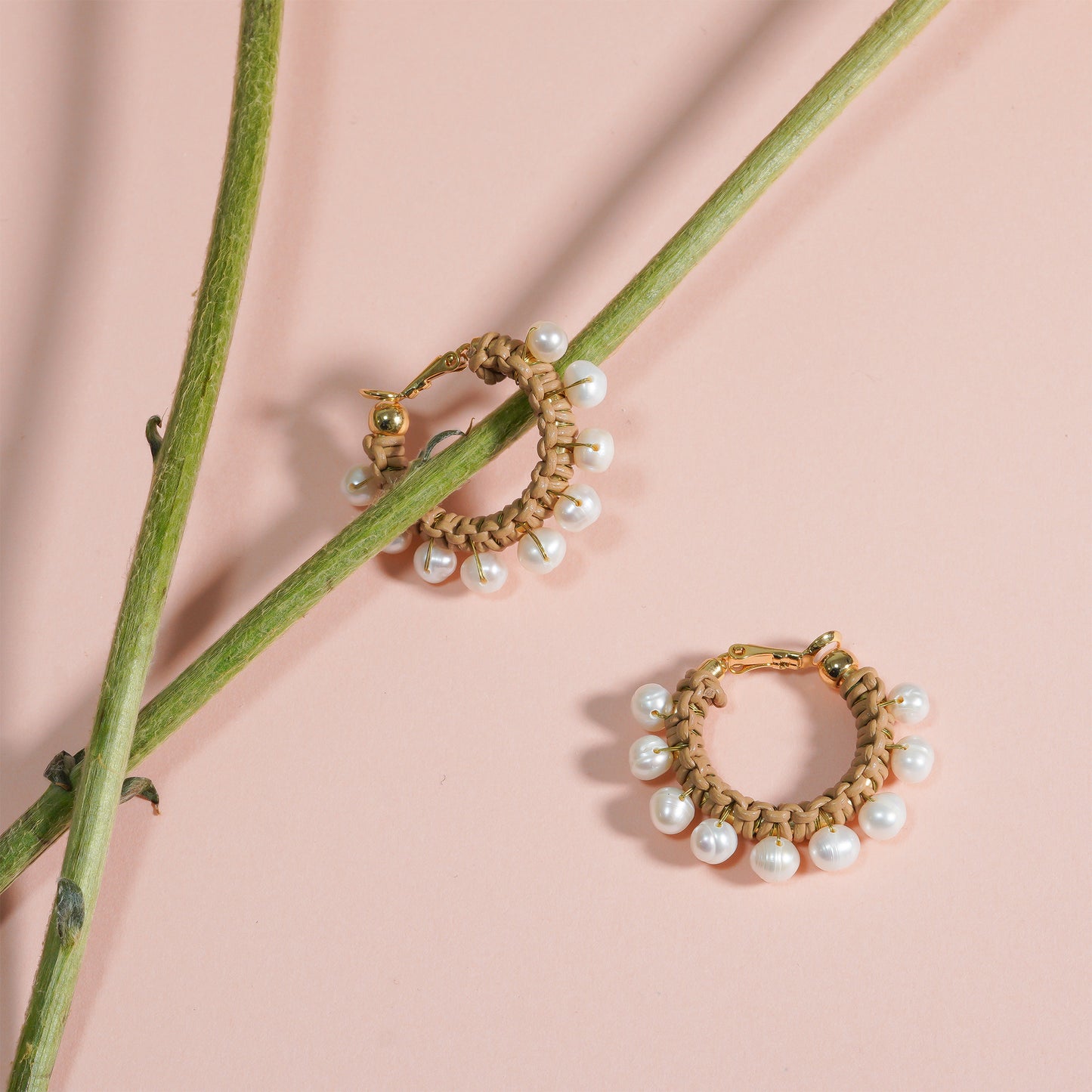 CANDY PEARL CHUNKY HOOP EARRING