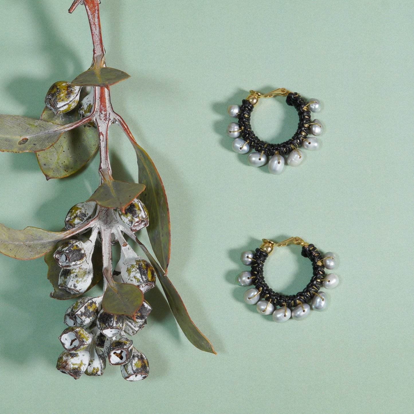 CANDY PEARL CHUNKY HOOP EARRING