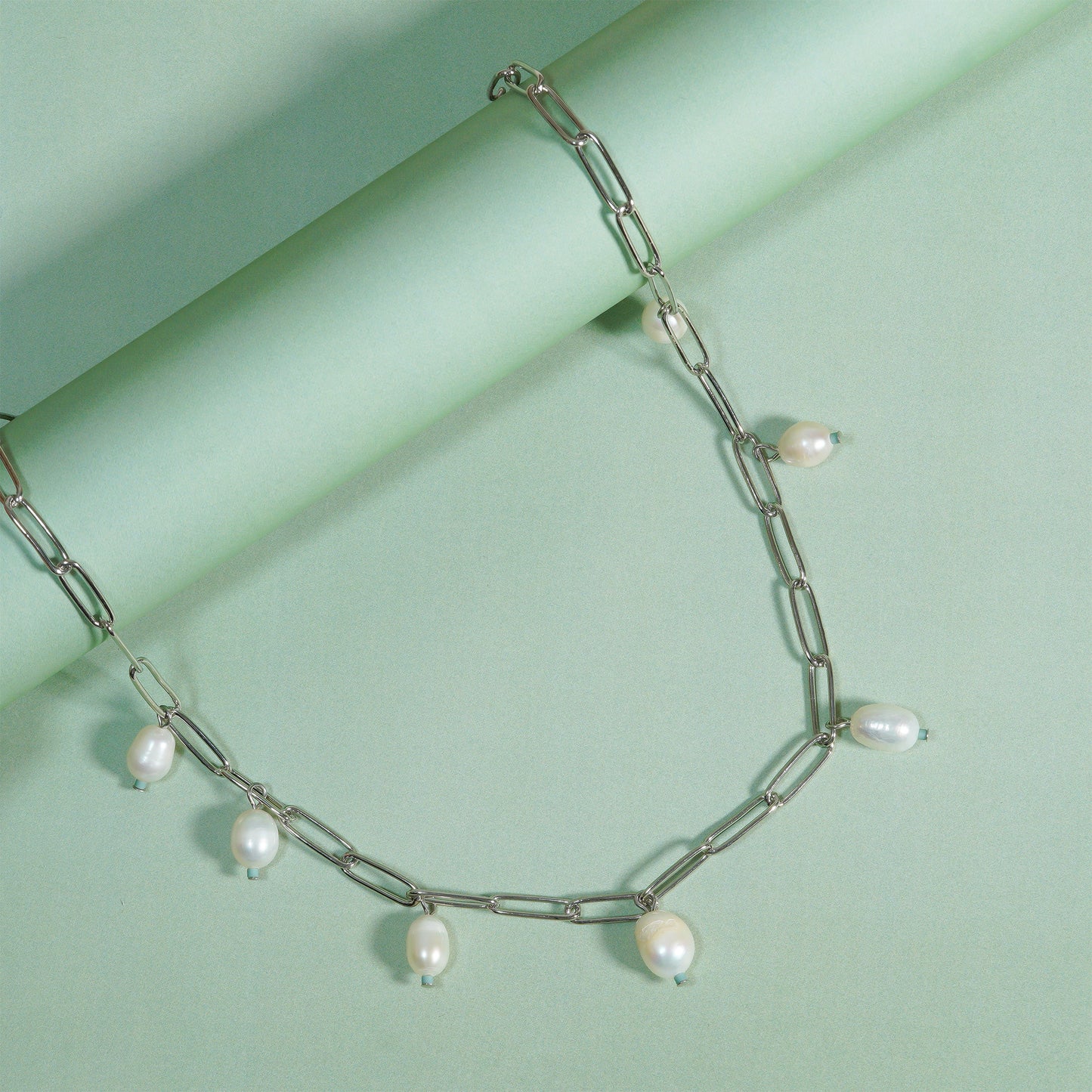 CANDY LILY PEARL NECKLACE