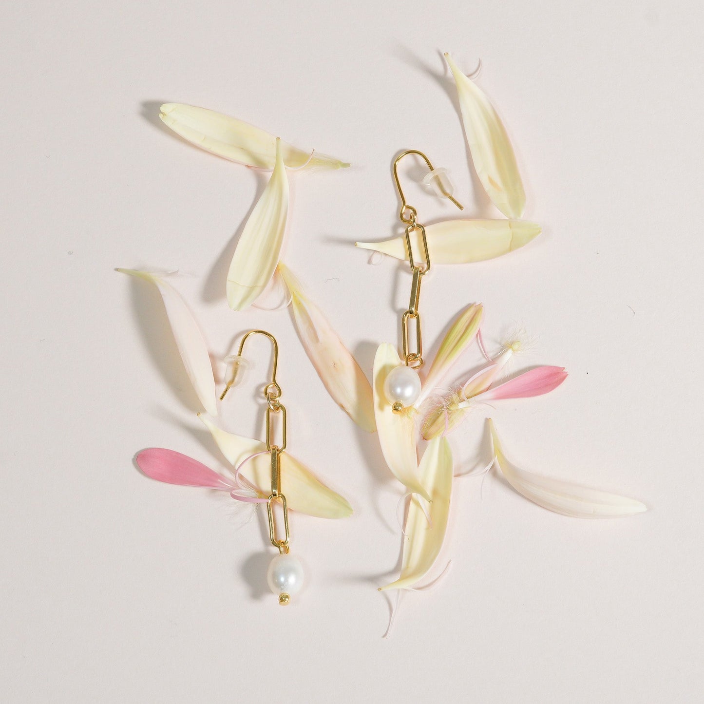 CANDY PEARL PIERCE SHORT