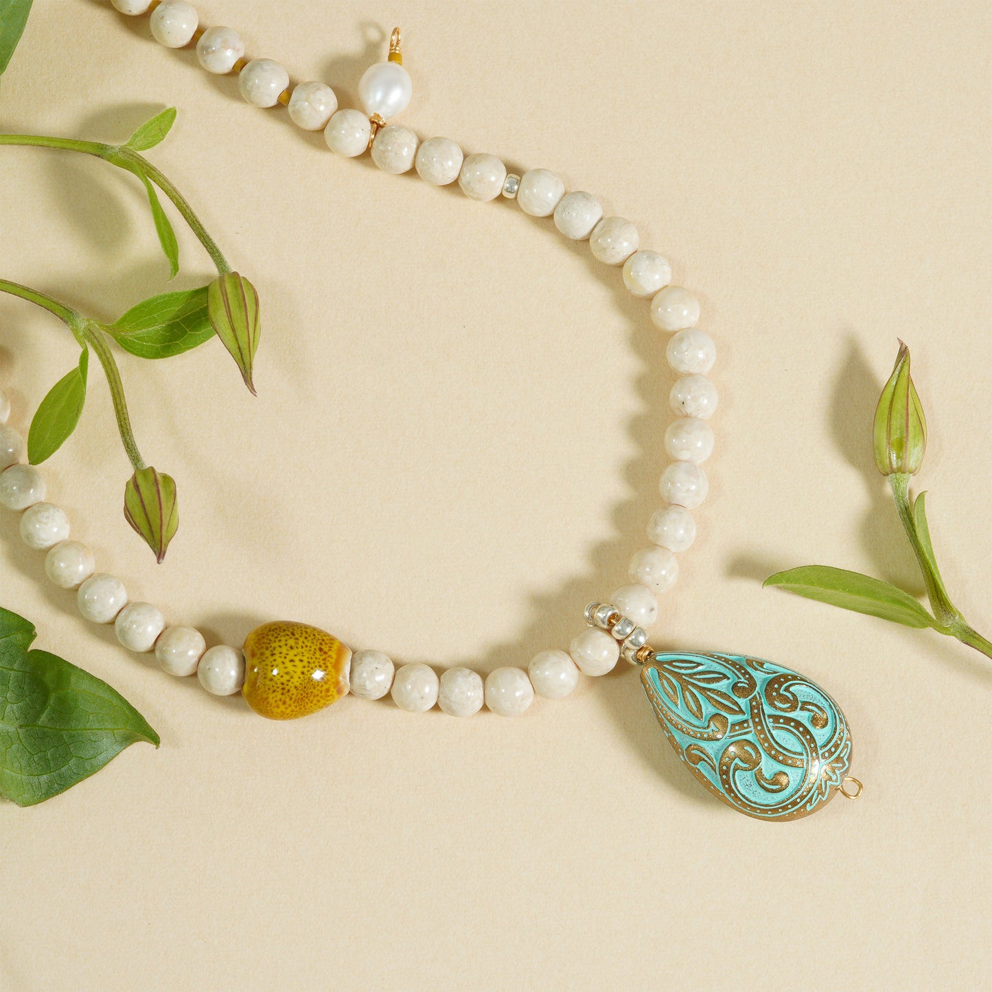 NOSTALGIA PENDANT NECKLACE
