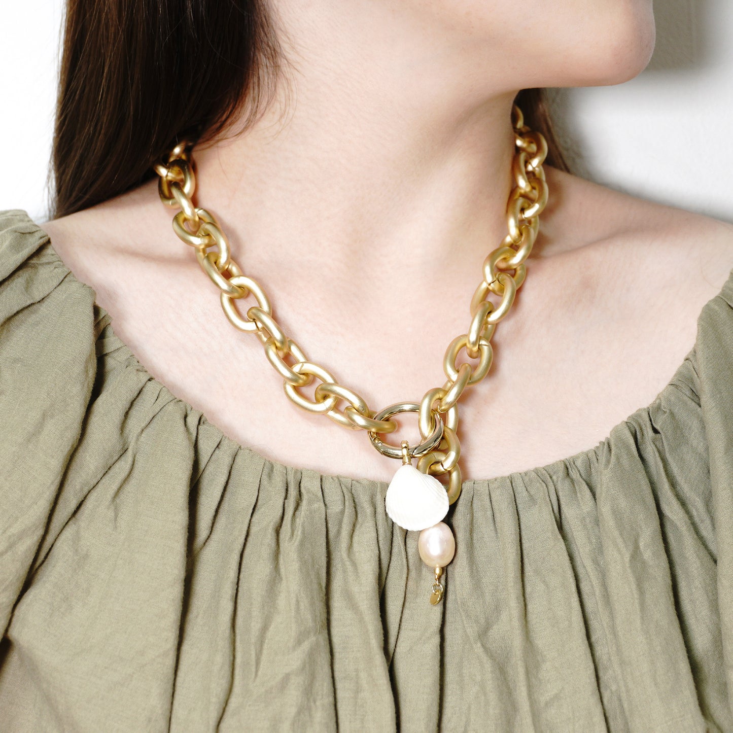 BANGKOK EGG CHAIN NECKLACE