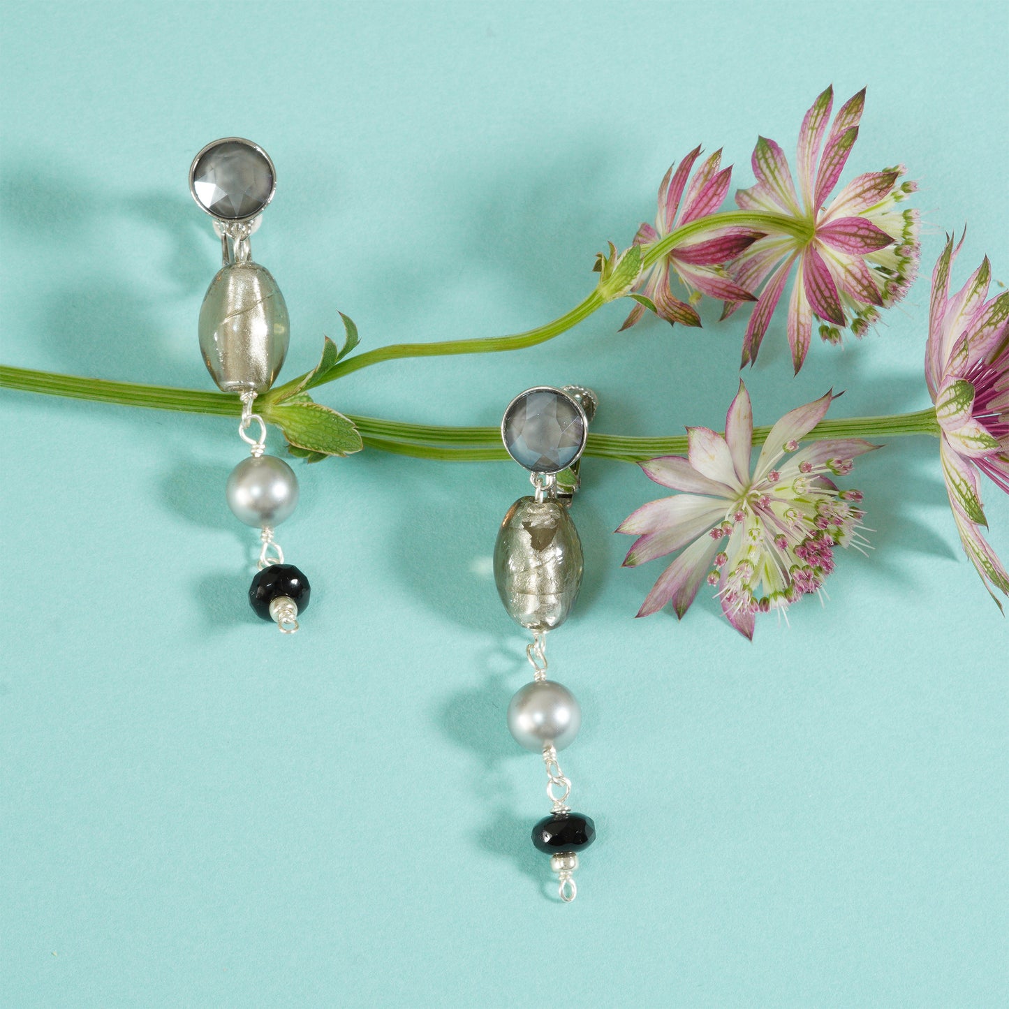 NOSTALGIA SILVER GLASS EARRING