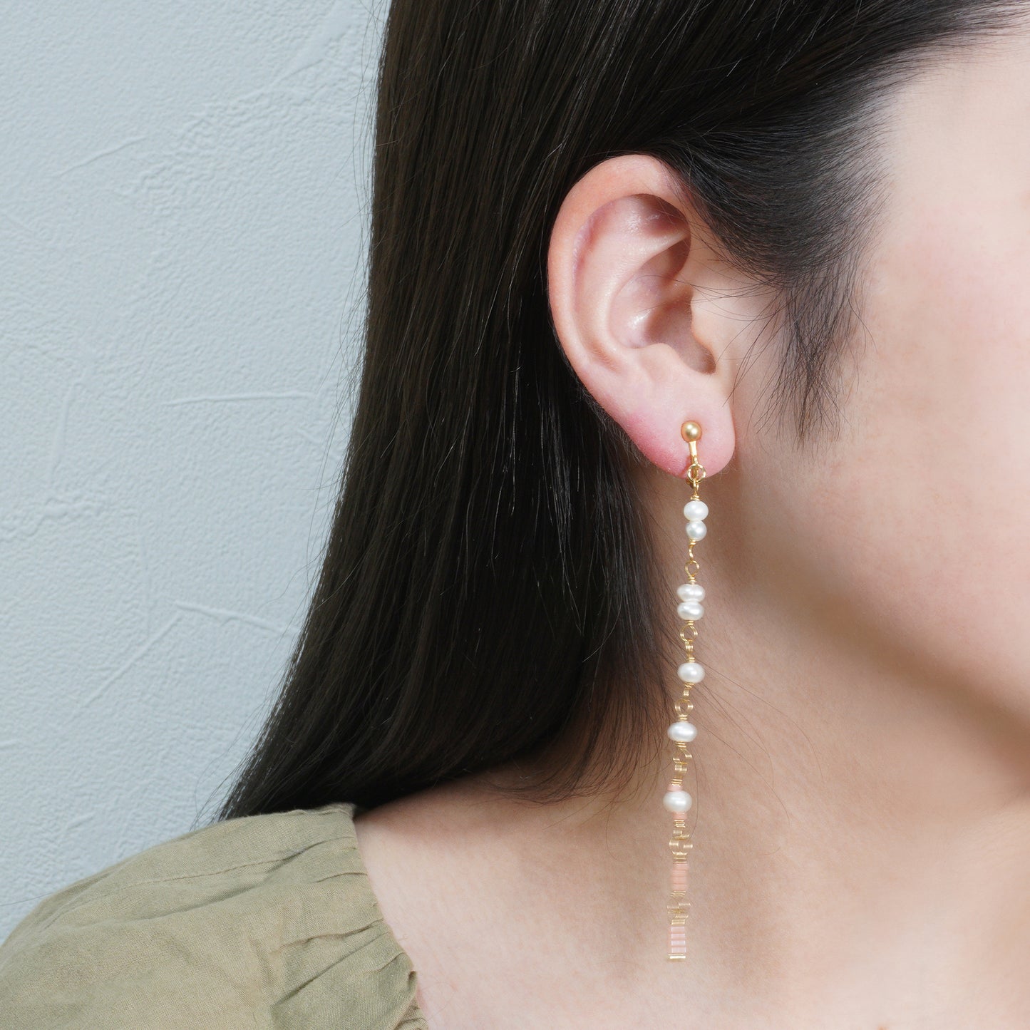 CANDY PEARL EARRING THIN LONG