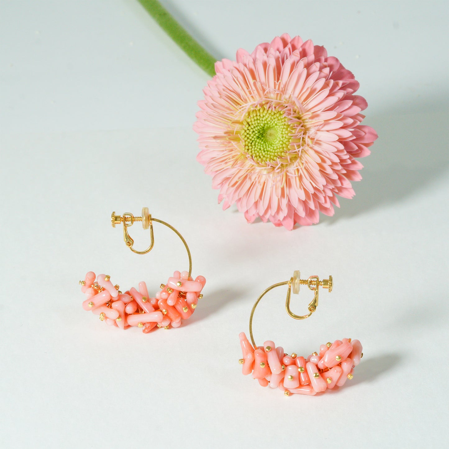 PEBBLY GARDEN HOOP EARRING