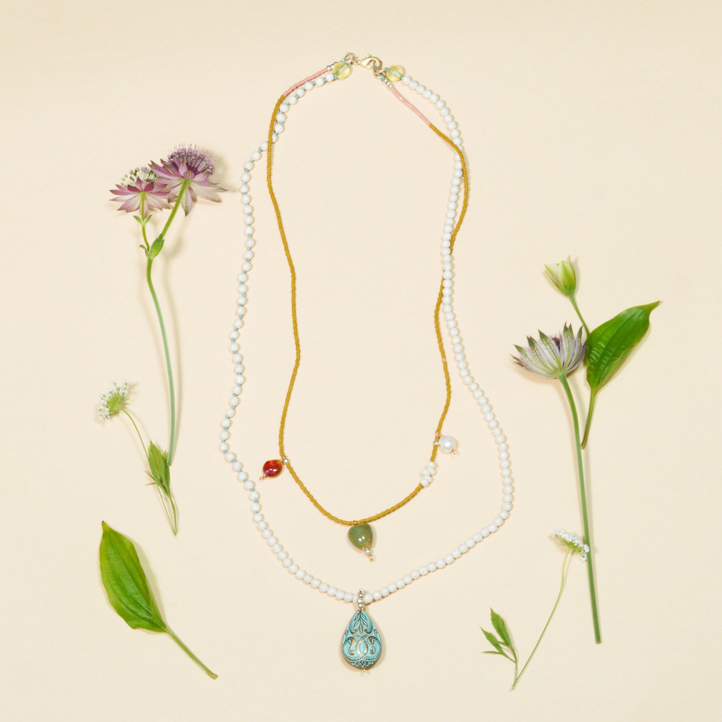 NOSTALGIA PENDANT LONG NECKLACE