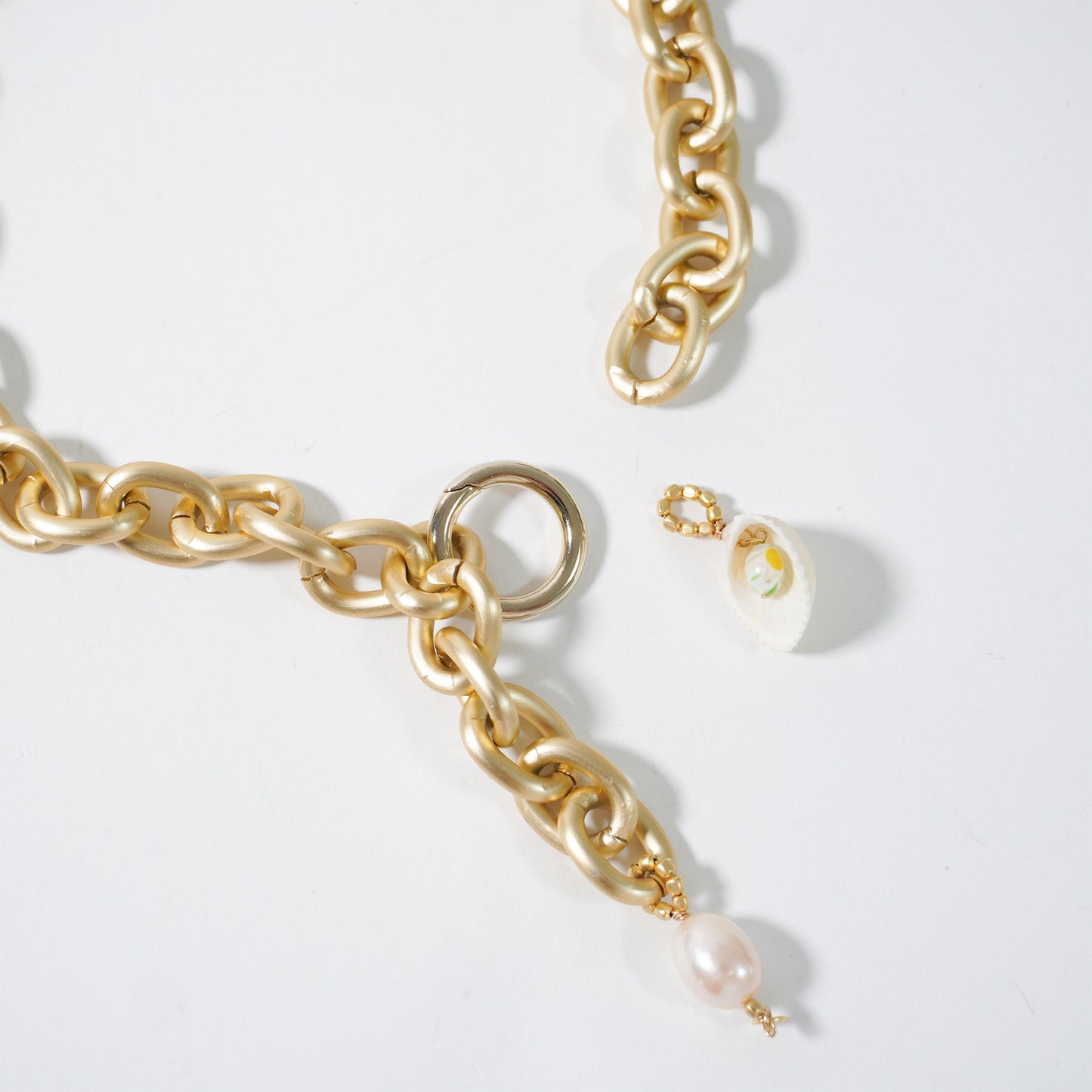 BANGKOK EGG CHAIN NECKLACE