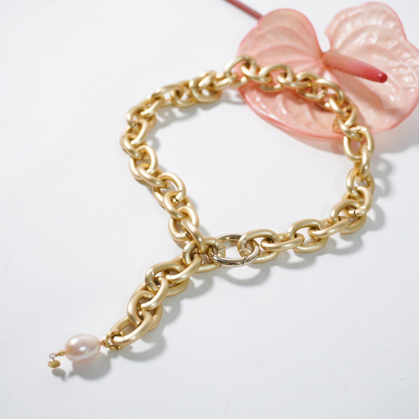 BANGKOK EGG CHAIN NECKLACE