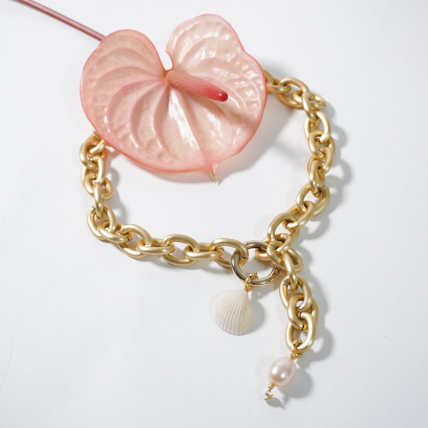 BANGKOK EGG CHAIN NECKLACE