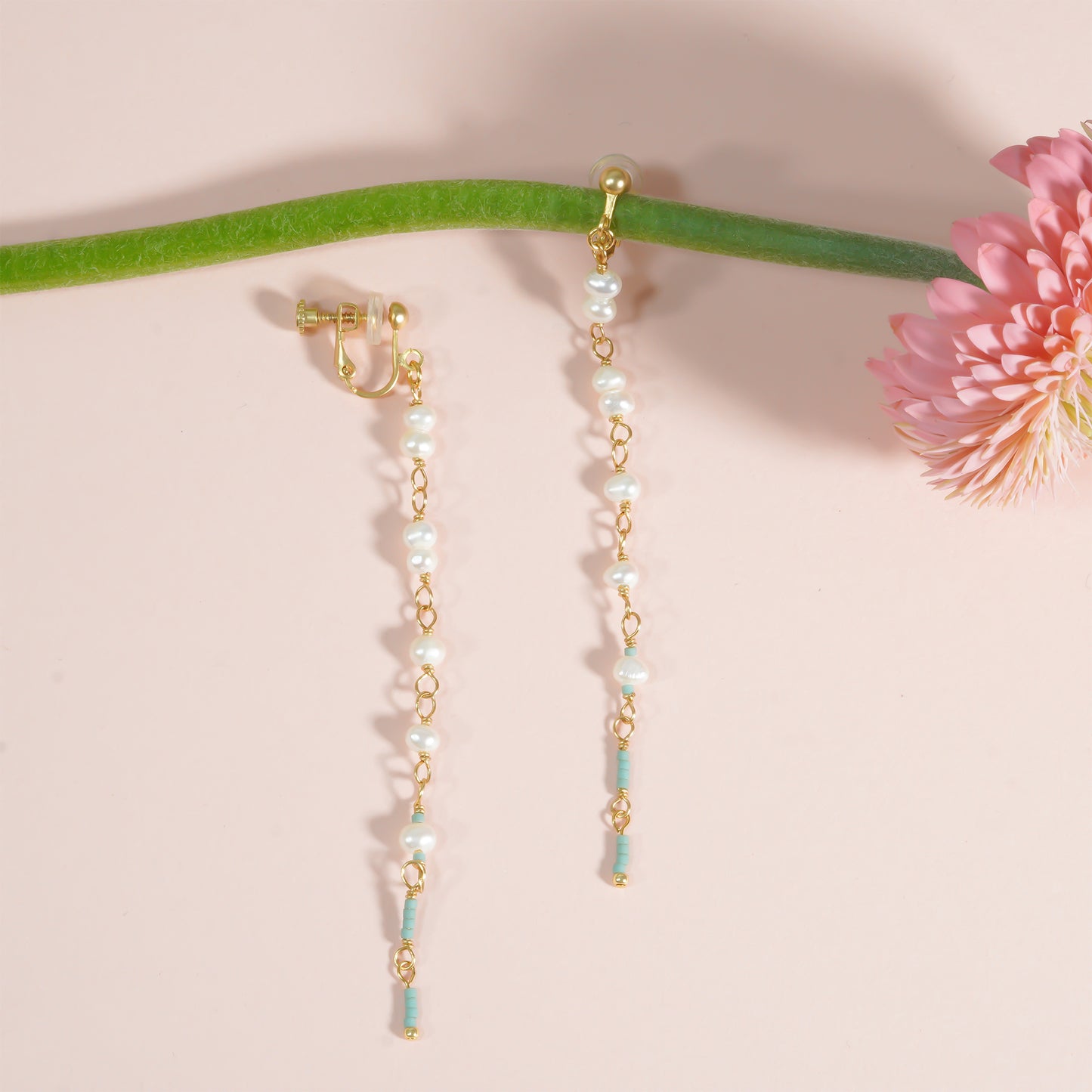 CANDY PEARL EARRING THIN LONG