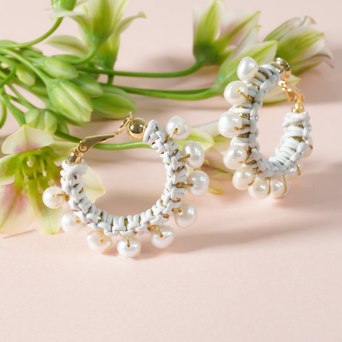 CANDY PEARL CHUNKY HOOP EARRING