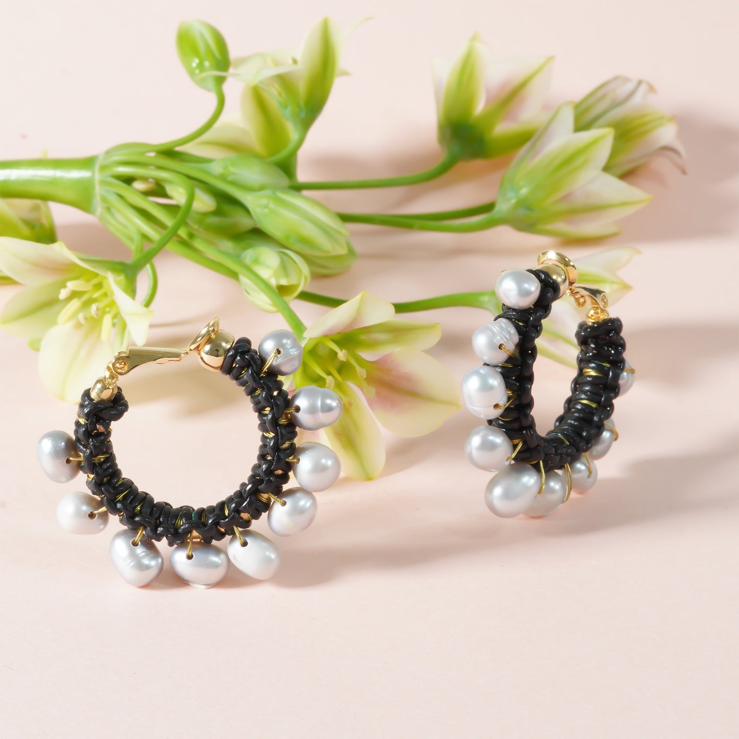 CANDY PEARL CHUNKY HOOP EARRING