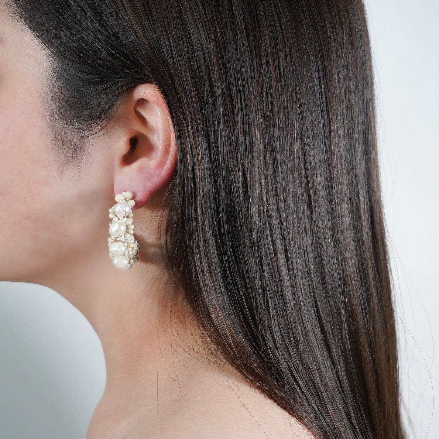 LIBERTY PEARL HOOP EARRING