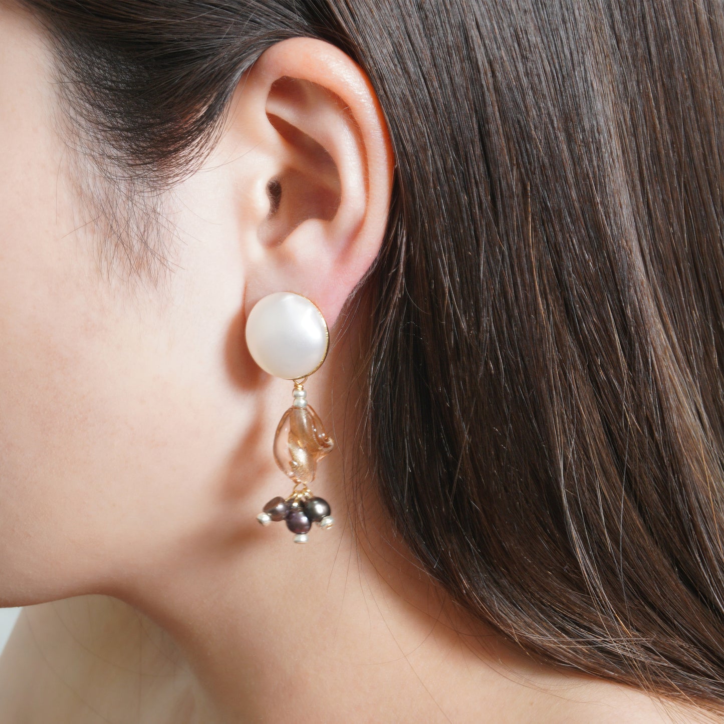NOSTALGIA MOON SHORT EARRING