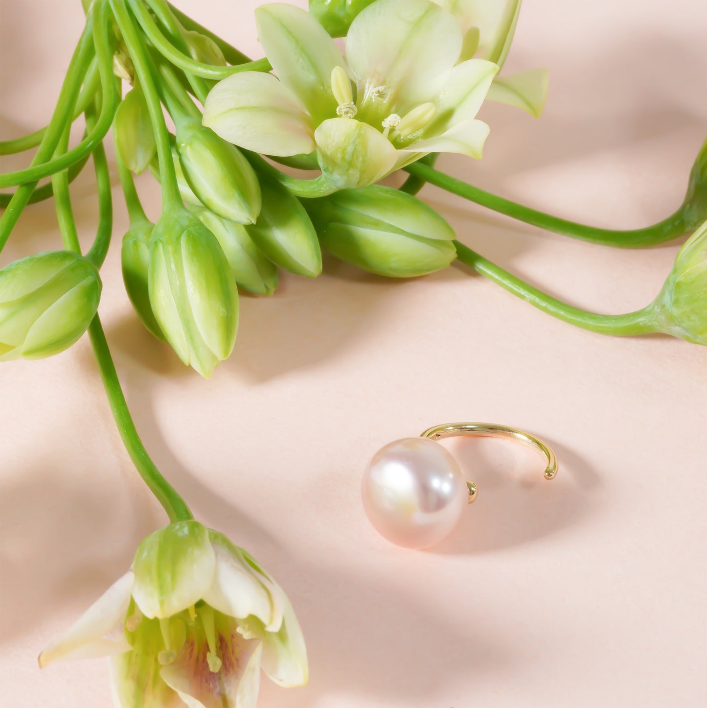 CANDY PEARL EARCUFF