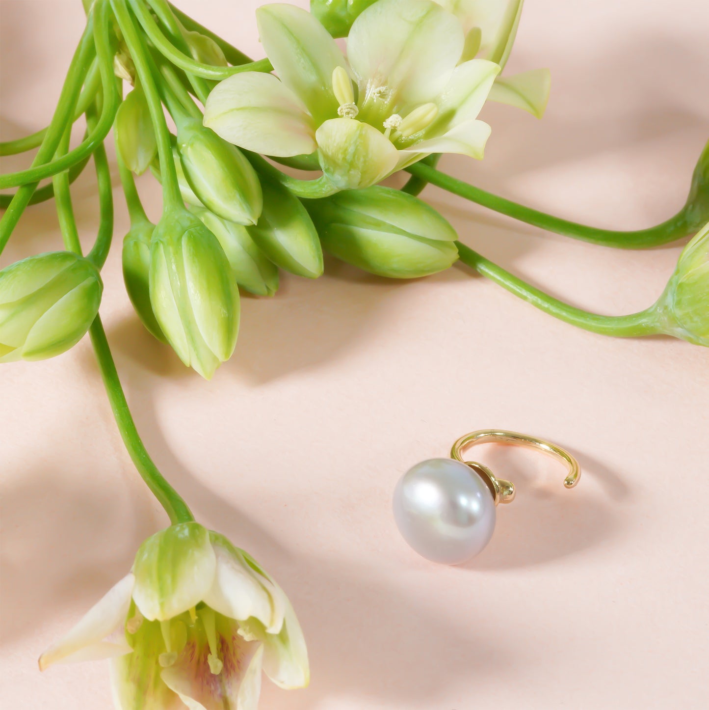 CANDY PEARL EARCUFF