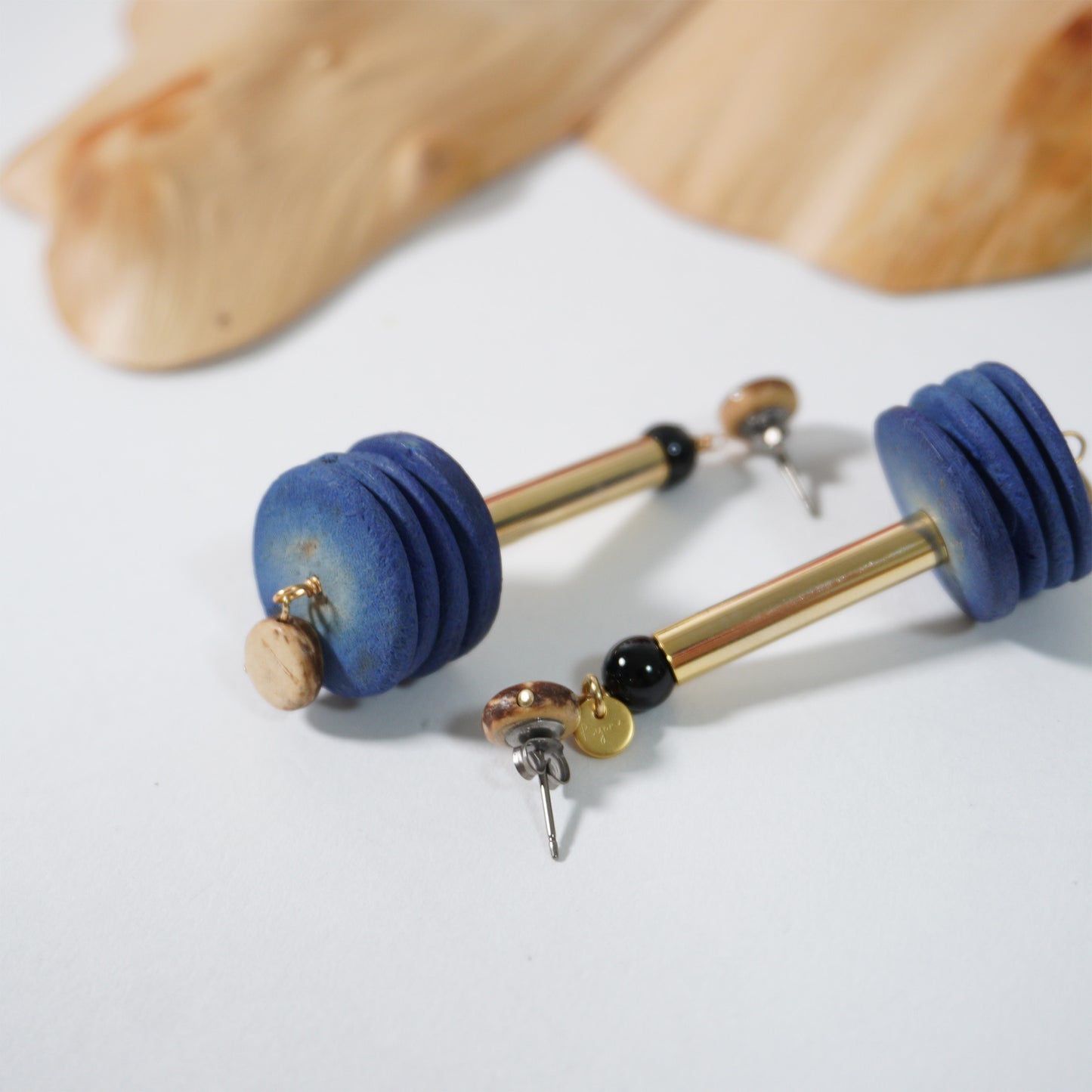 BANGKOK WOOD DISK LONG PIERCE/EARRING