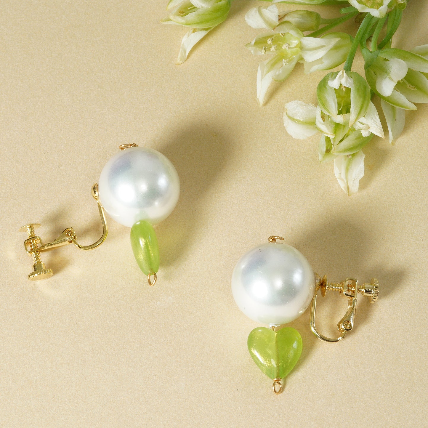NOSTALGIA HEART EARRING