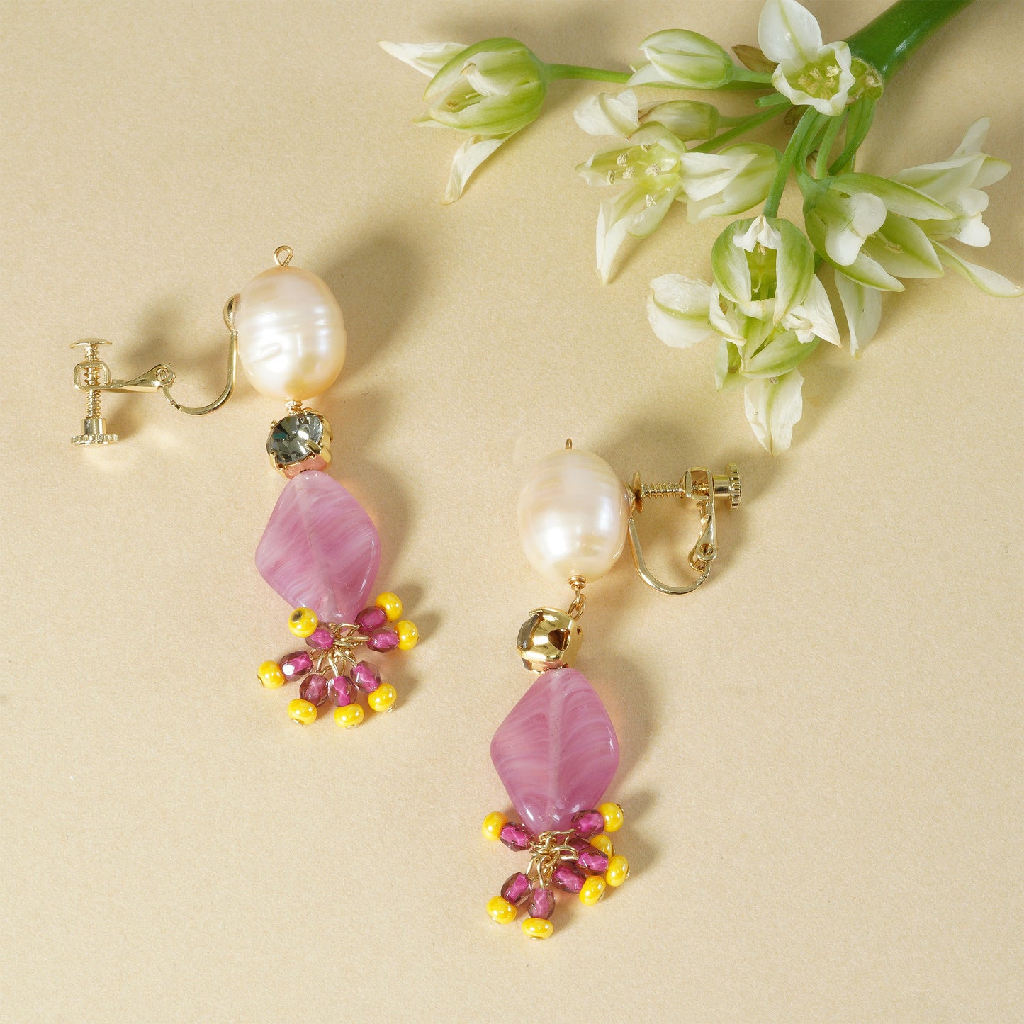 NOSTALGIA PEACOCK EARRING