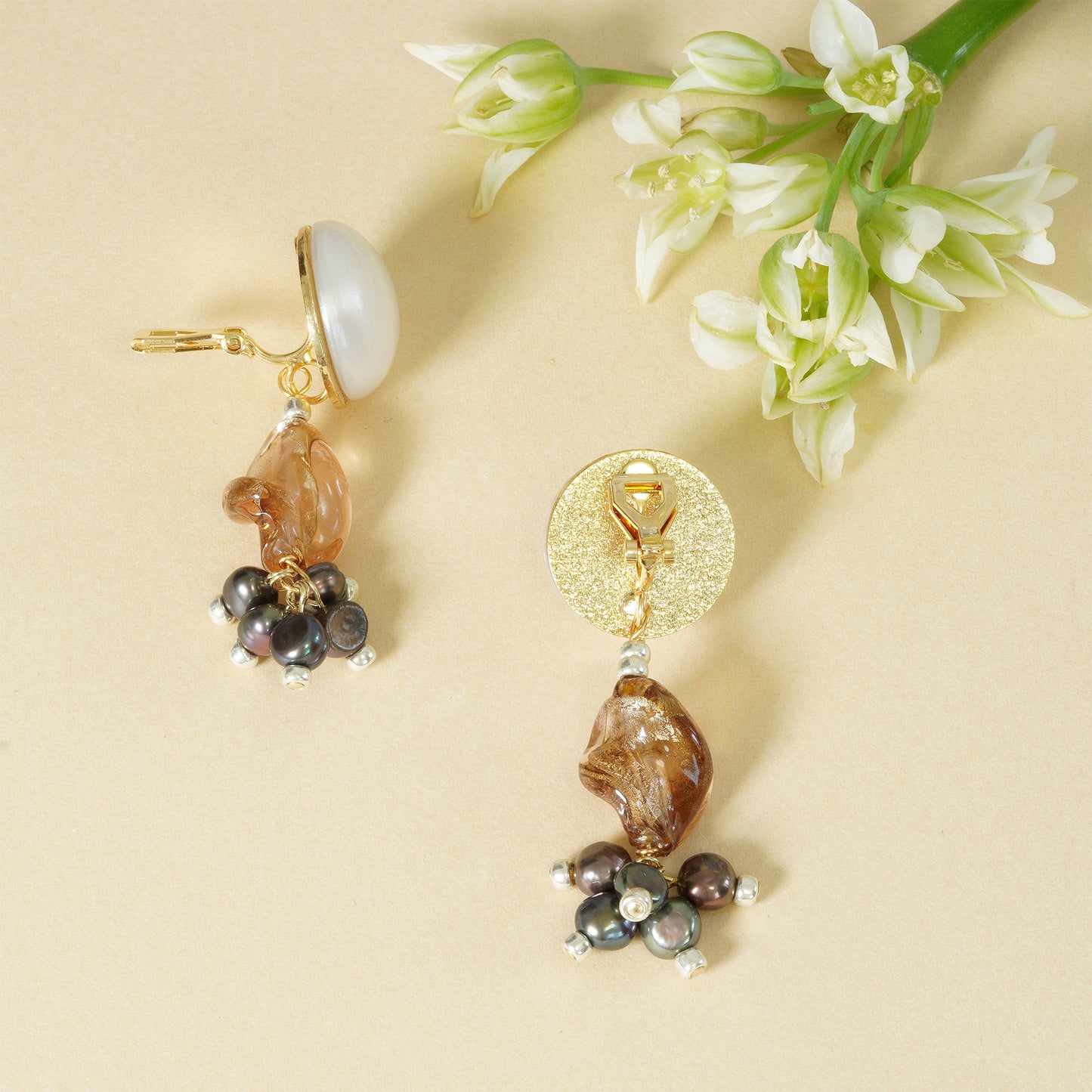 NOSTALGIA MOON SHORT EARRING