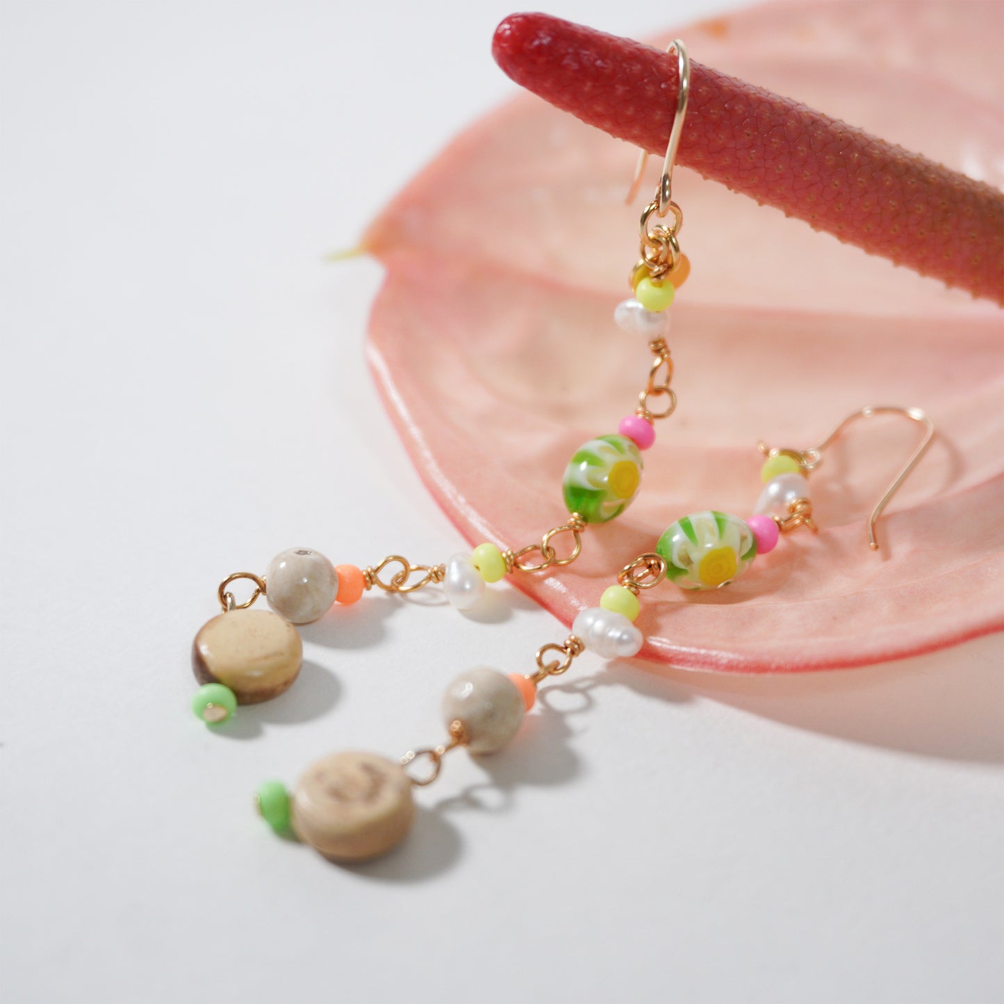 BANGKOK EGG BEADS LONG PIERCE/EARRING