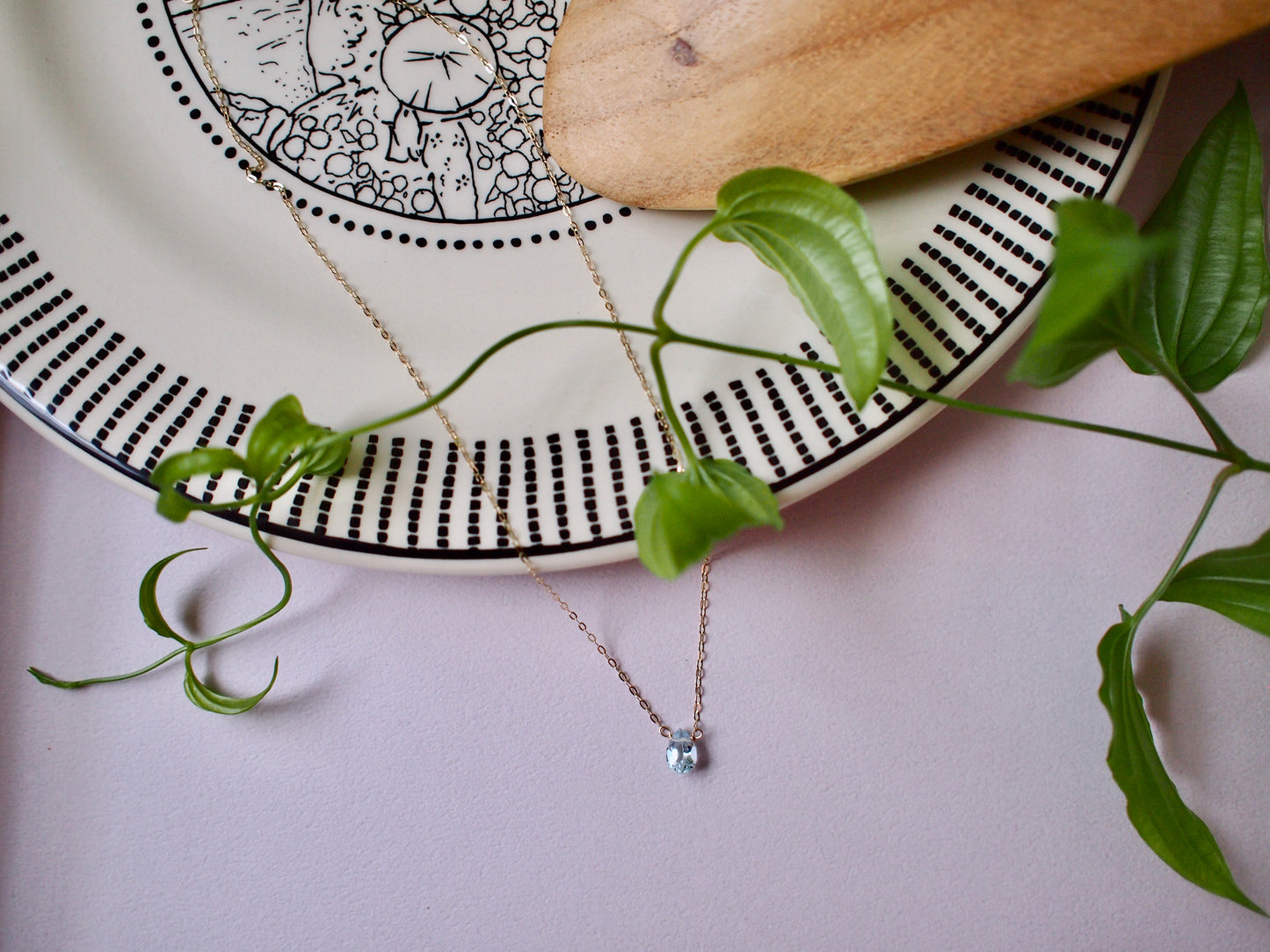 10K NUDE STONE NECKLACE / BLUE TOPAZ cut drop