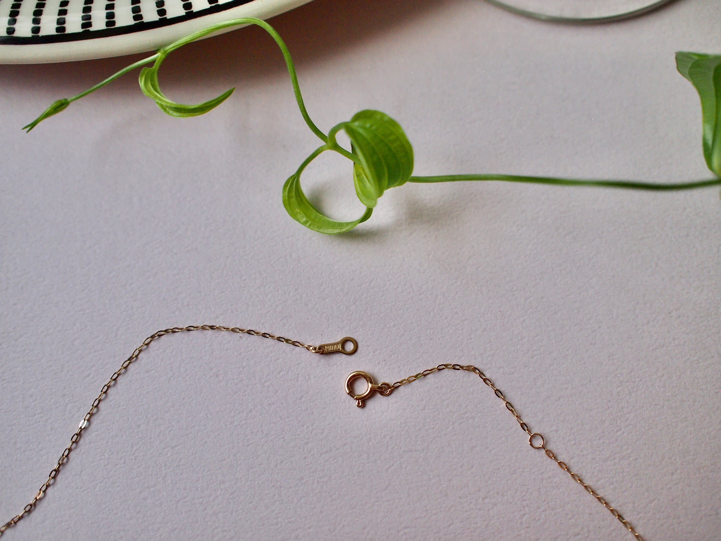 10K NUDE STONE NECKLACE / SAPPHIRE uncut