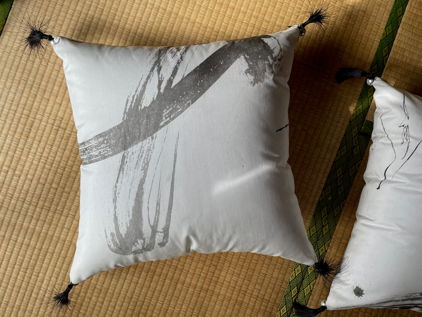 en CUSHION A