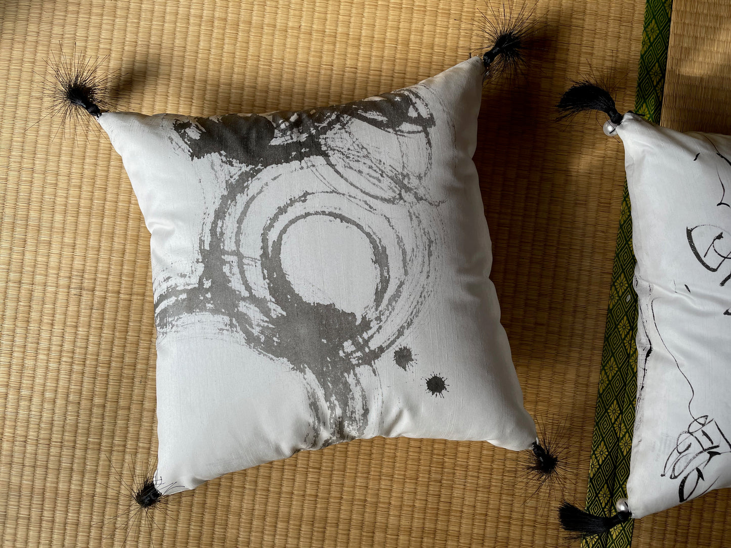 en CUSHION B