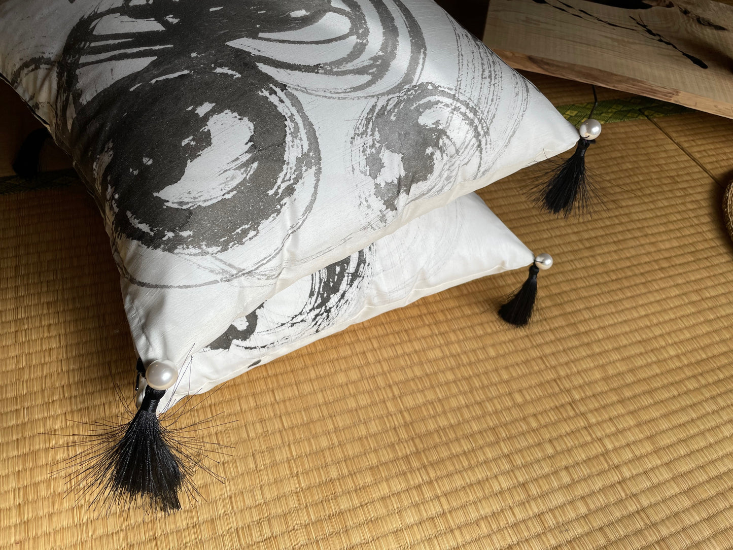 en CUSHION【一円相】 A