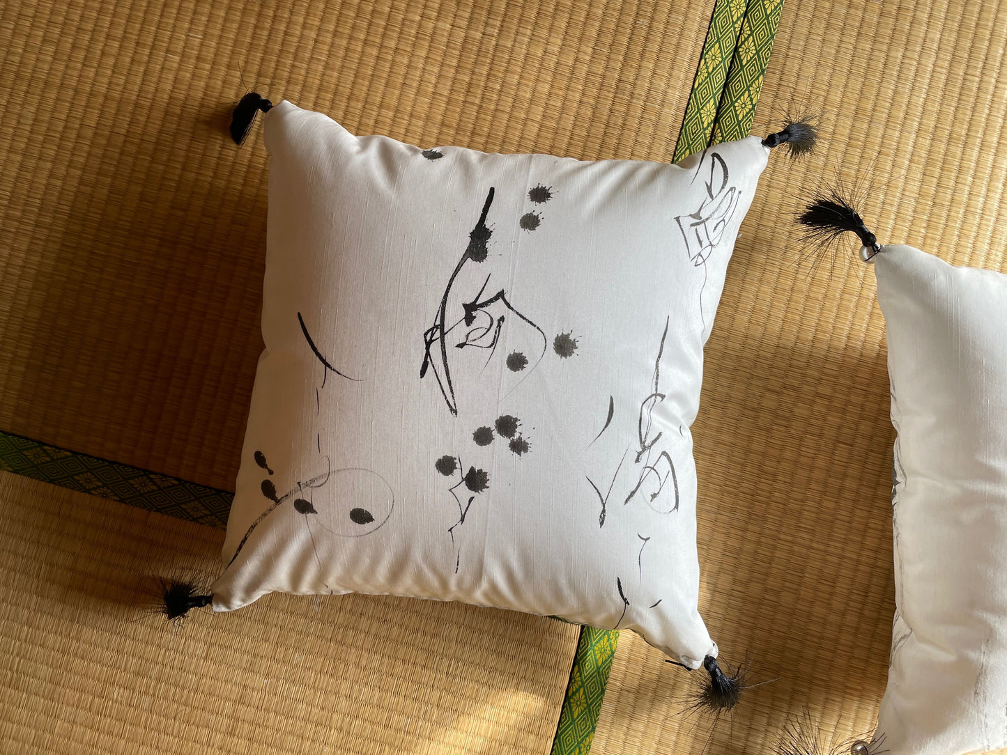 en CUSHION【一円相】 B