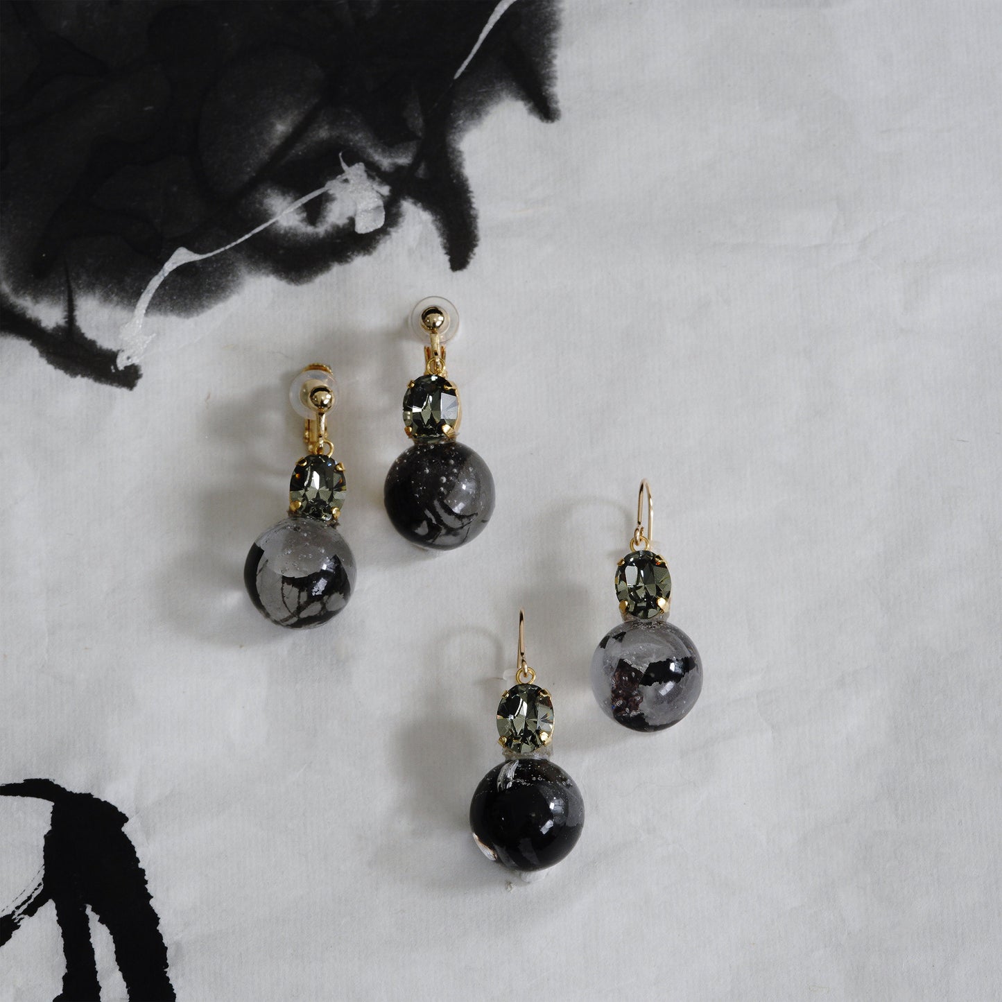 en【WASHI】 ROUND CRYSTAL M PIERCE / EARRING