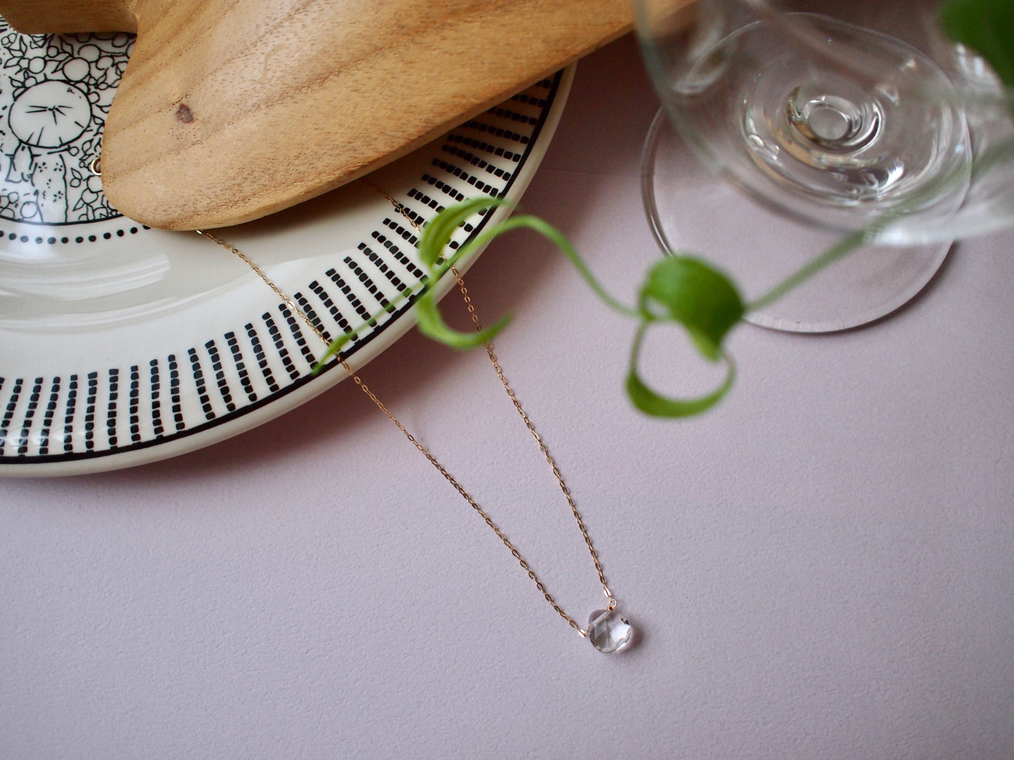 10K NUDE STONE NECKLACE / QUARTZ cut