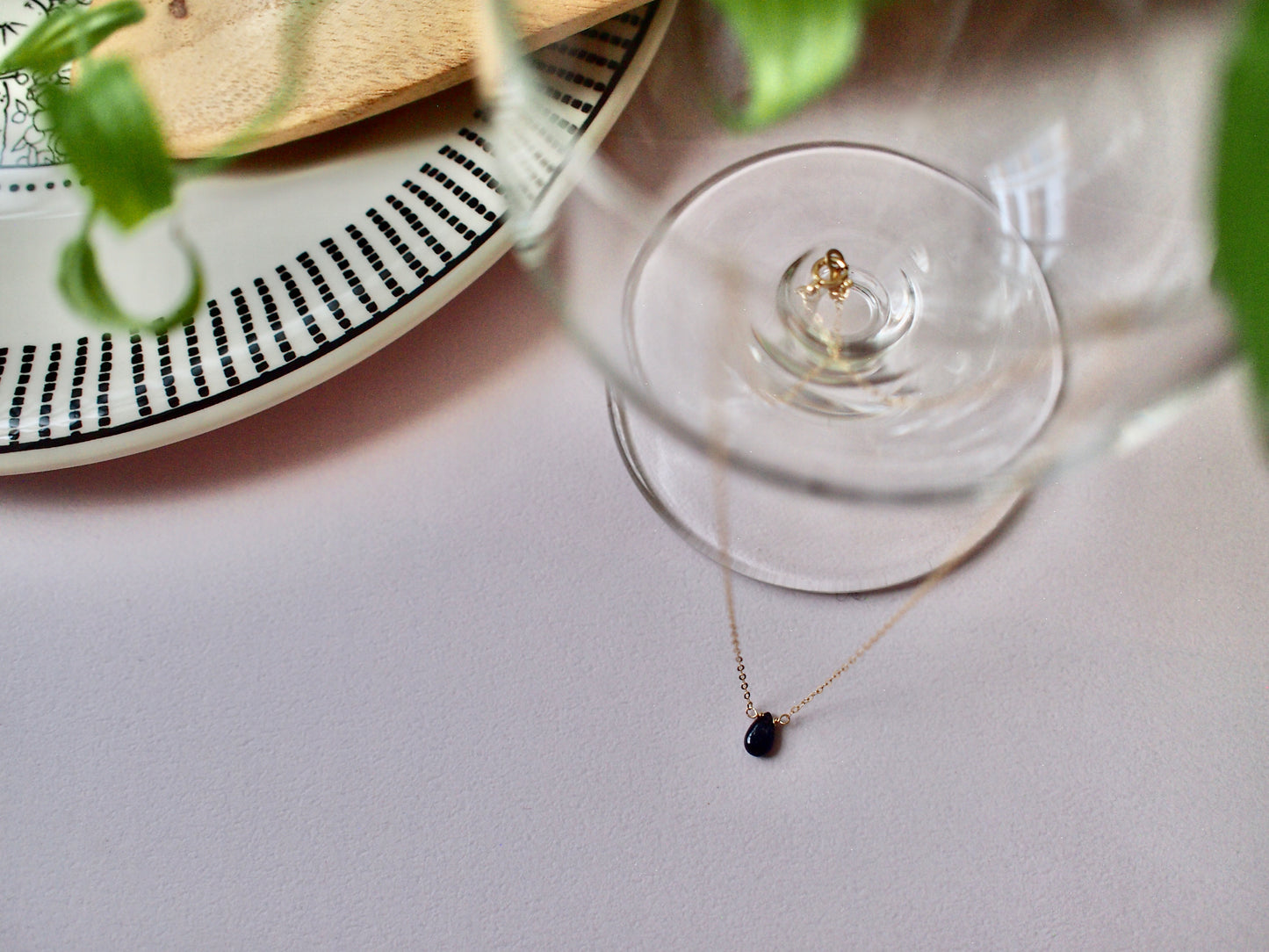 10K NUDE STONE NECKLACE / SAPPHIRE uncut