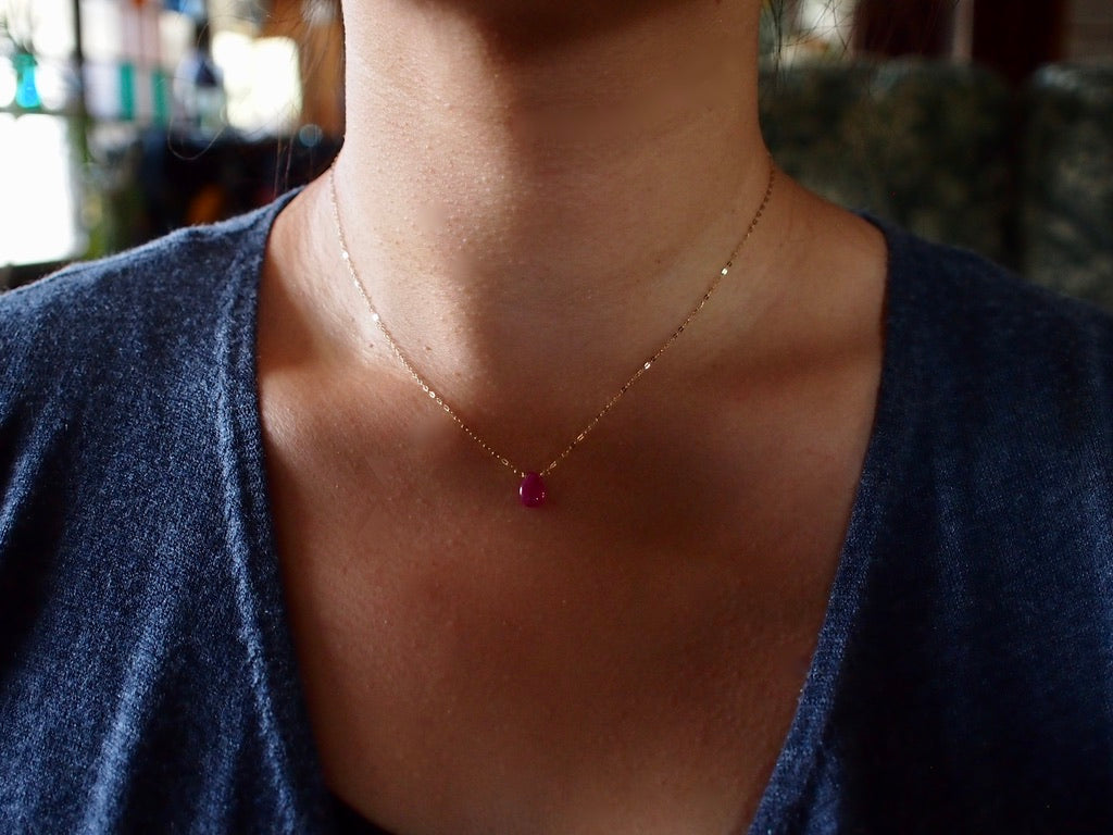 10K NUDE STONE NECKLACE / RUBY uncut